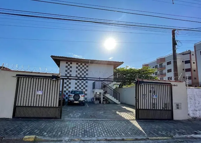 Apto Funcional próximo a Orla do Centro HS5 Ubatuba